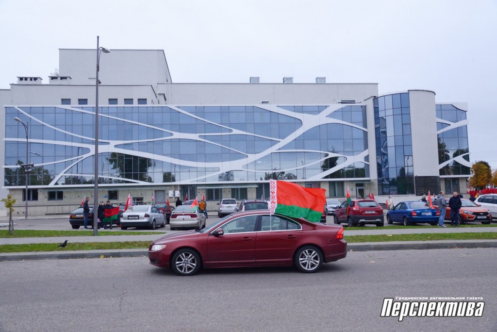 Участников автопробега "За Беларусь" встретили на пограничной заставе