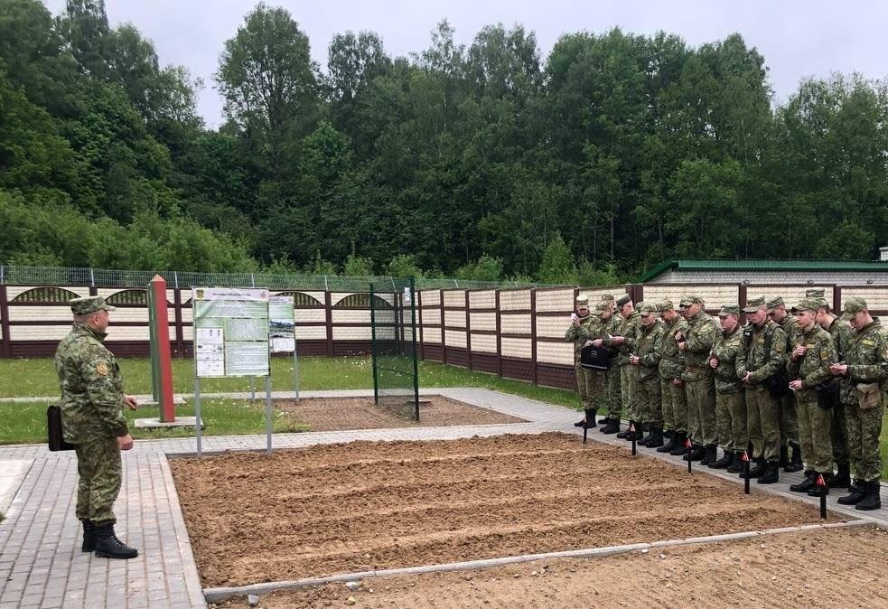 На участке Сморгонской пограничной группы в мае прошли сборы со старшими пограничных нарядов