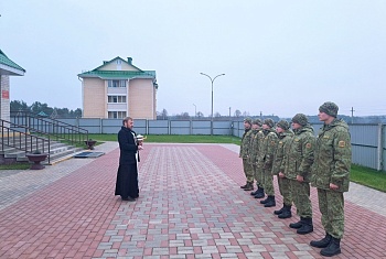 Настоятель ошмянского Храма Воскресения Христова встретился с пограничниками