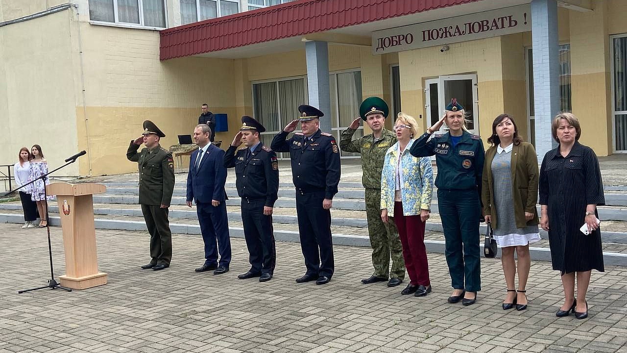 26 июня на базе Дзержинского государственного колледжа в торжественной обстановке подвели итоги выполнения задач военно-патриотическим клубом «На страже» за 1-е полугодие 2025 года. 26 июня на базе Дзержинского государственного колледжа в торжественной обстановке подвели итоги выполнения задач военно-патриотическим клубом «На страже» за 1-е полугодие 2025 года.