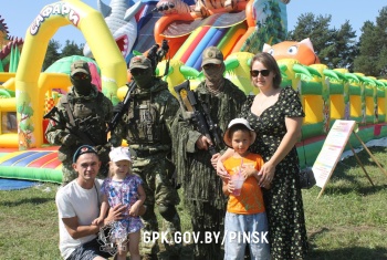 В Пинском районе прошёл региональный гастроэкологический фестиваль «Полесский вьюн»
