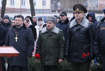 Лидские пограничники приняли участие в митинге-реквием, посвященном Дню памяти воинов-интернационалистов 