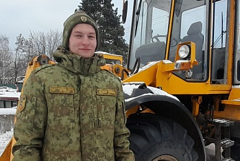В День защитников Отечества. Младший сержант глусчанин Кирилл Кравченко