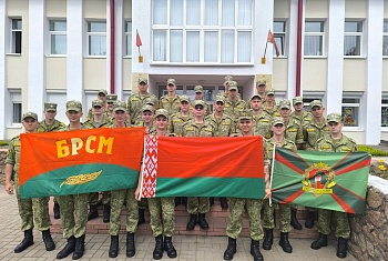 Военнослужащие группы материально-технического обеспечения посетили экспозицию в Дзержинском районном историко-краеведческом музее приуроченную развитию Дзержинска: от каменного века до современности.