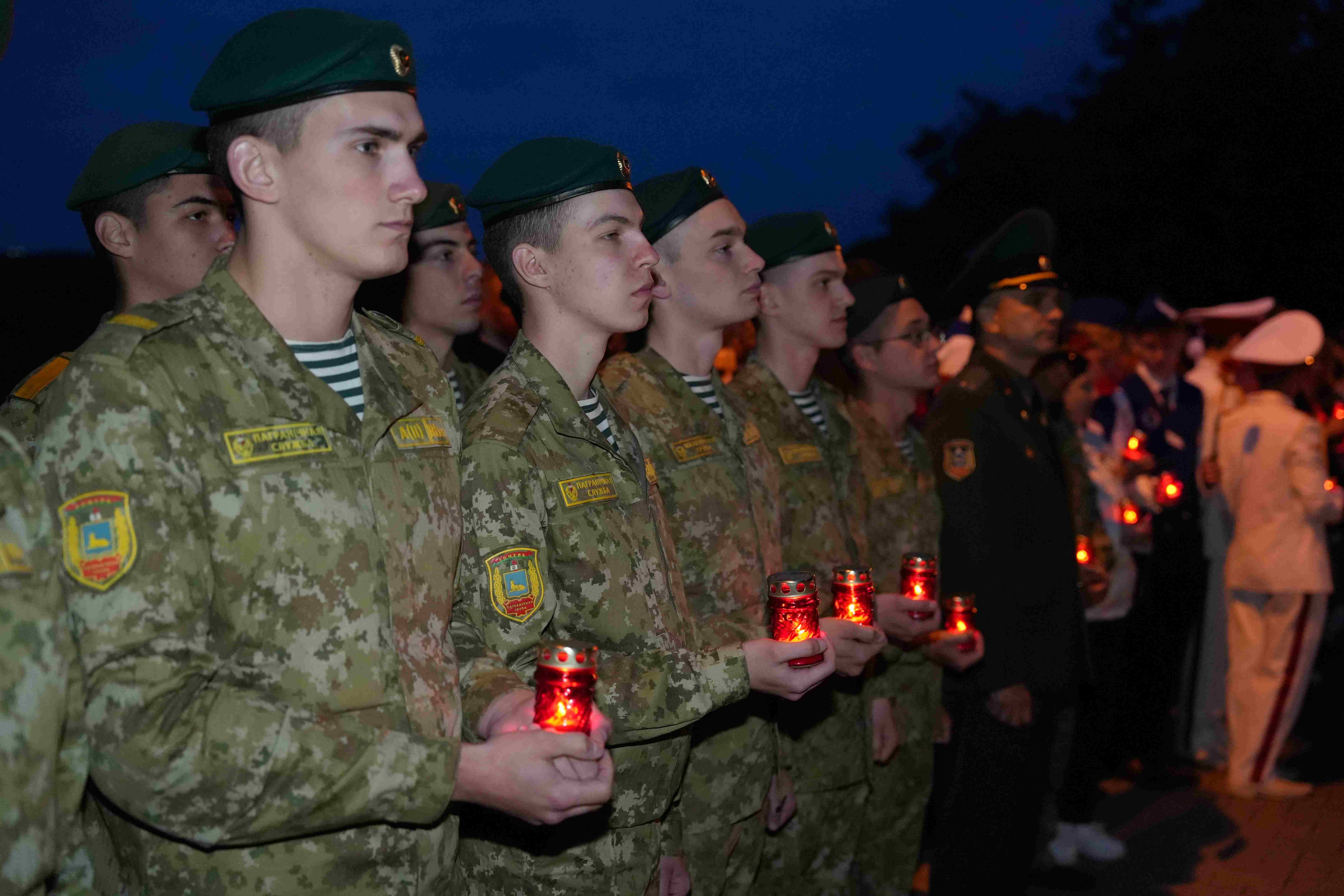22 июня. Ровно в четыре часа