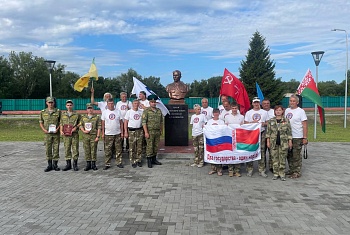 Участники автопробега «Дорогами отцов» посетили пограничную заставу "Брест"