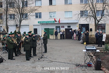 Военный оркестр Брестской пограничной группы выступил перед жителями города