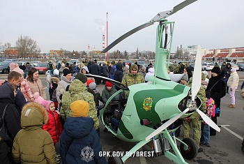 Брестские пограничники приняли участие в выставке техники и вооружения