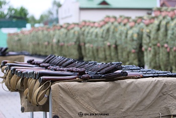 В Гродненской пограничной группе состоялся ритуал вручения боевого оружия