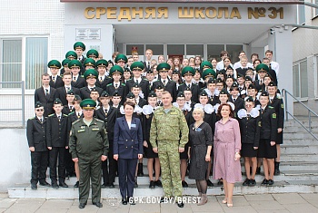 Командир Брестской пограничной группы встретился с учащимися военно-патриотических классов