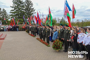 Живет Победа в поколеньях
