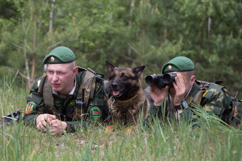 Карэспандэнты «Звязды» правялі адзін дзень на пагранічнай заставе Карэспандэнты «Звязды» правялі адзін дзень на пагранічнай заставе