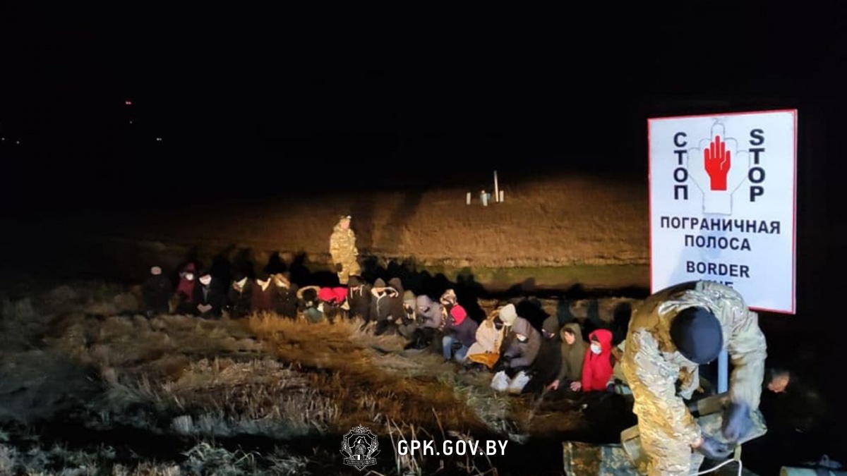 Две дюжины нелегалов и организатор канала миграции в Европу задержаны на белорусской границе