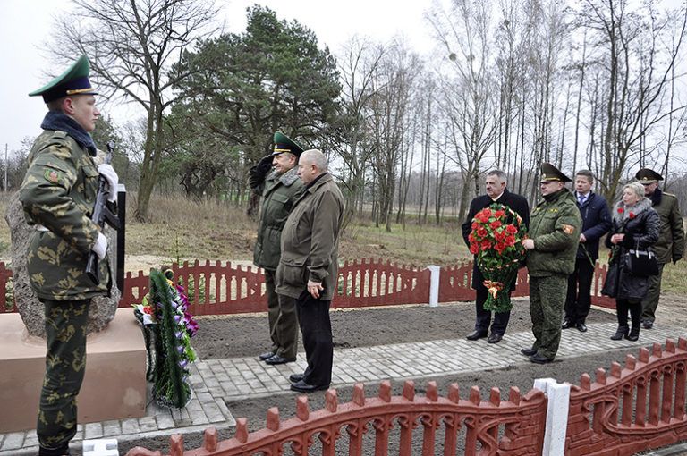 Пинский пограничный отряд руководство