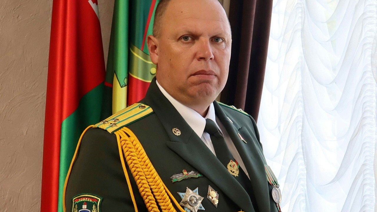 Поздравление Начальника Гомельской пограничной группы полковника Дмитрия Винникова с Днем части