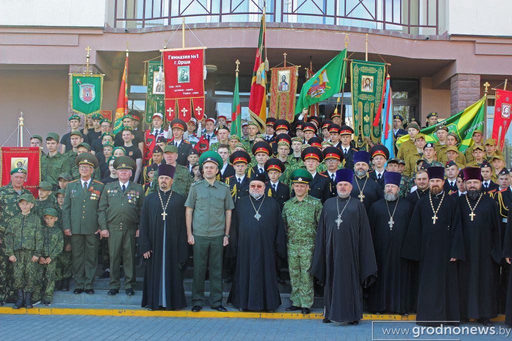 Полоса препятствий и сборка автомата за 20 секунд. Как в Гродно проходит республиканский военно-патриотический слет православной молодежи