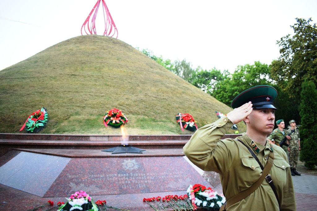 22 июня в 4.00 прошел митинг, посвященный Дню всенародной памяти жертв Великой Отечественной войны