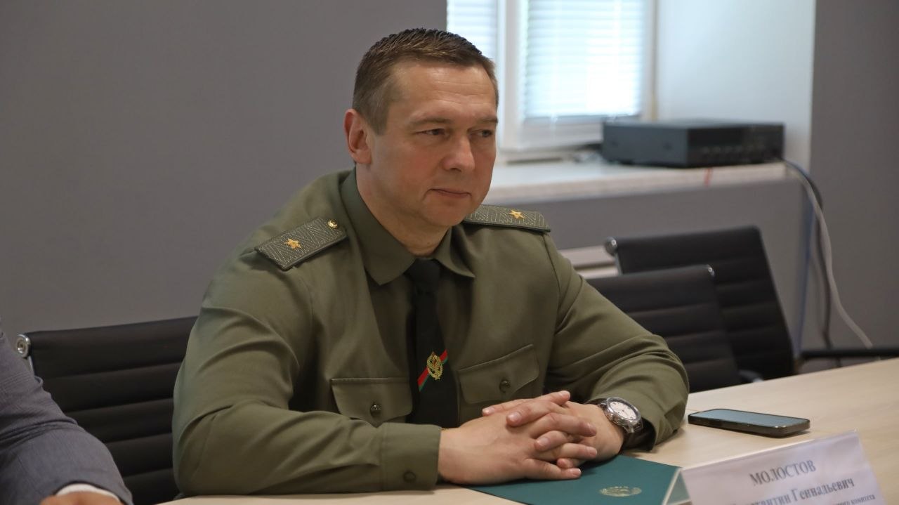 Председатель Госпогранкомитета вручил подарки "Юным друзьям пограничников" 