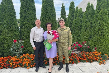Тёплые поздравления юбиляру от профсоюза