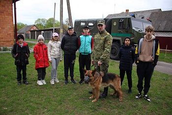Пинские пограничники встретились с жителями Столинского района 