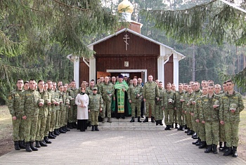 В храме Сморгонской пограничной группы освятили вербы