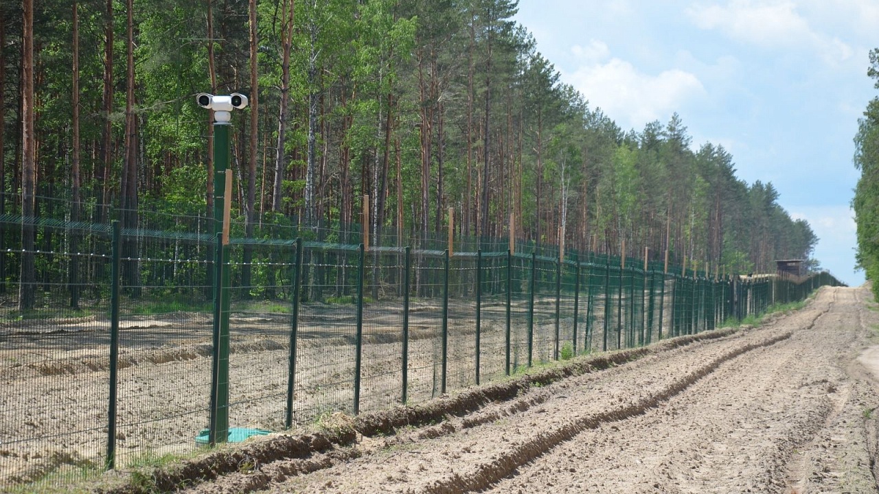 Вблизи границ. КСП контрольно следовая полоса. Контрольно следовая полоса финская граница. КСП граница. Контрольно следовая полоса на границе с Финляндией.