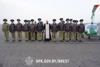На страже неба: на аэродроме «Брест» освятили авиатехнику и личный состав