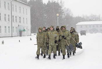 Военнослужащие Сморгонской пограничной группы активно участвуют в ликвидации последствий циклона «Улли»
