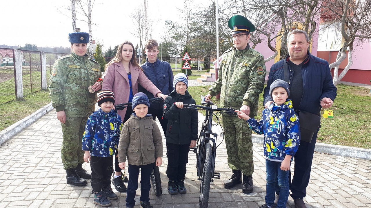 Субботник по наведению порядка на памятниках и памятных знаках воинов-пограничников прошел по инициативе командования Гродненской пограничной группы Субботник по наведению порядка на памятниках и памятных знаках воинов-пограничников прошел по инициативе командования Гродненской пограничной группы