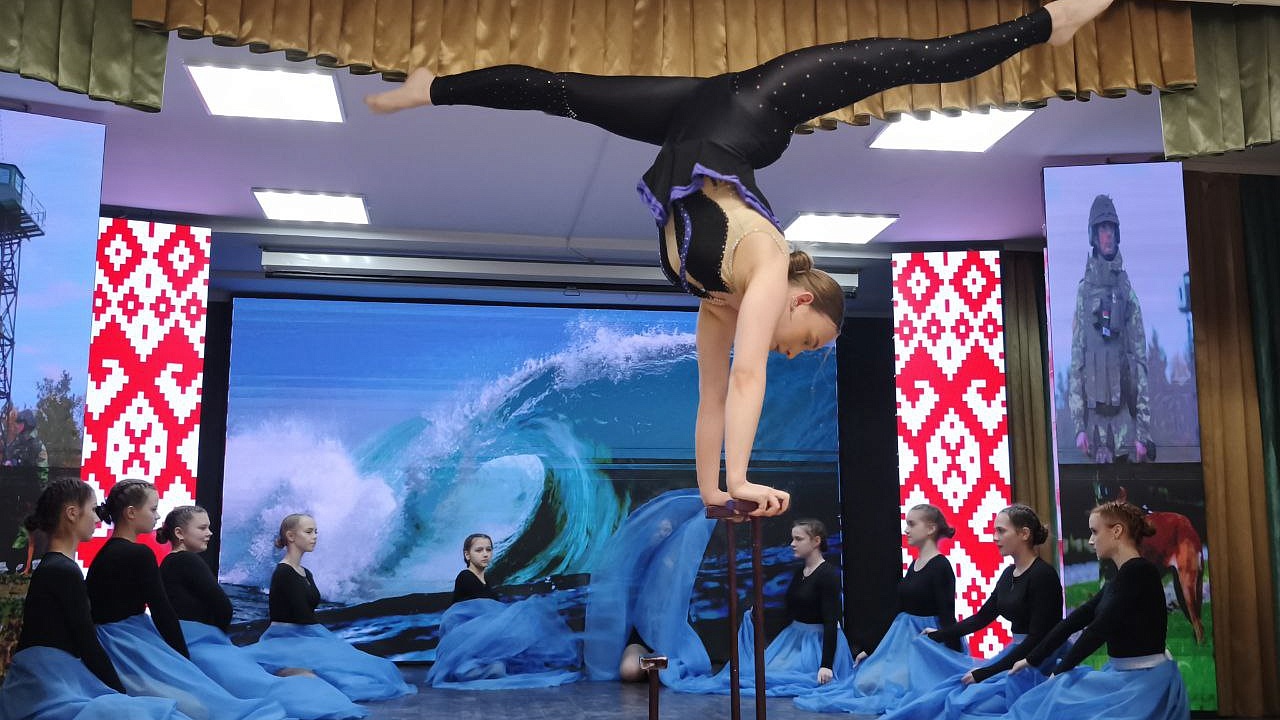 Душевный концерт и "Мамины пироги": Теплое поздравление для стражей границы