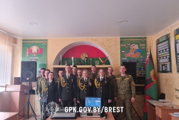 Музвка на границе: оркестр выступил для пограничников на заставах "Токари" и "Огородники""