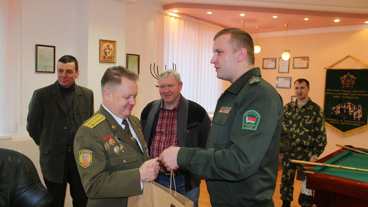 Пинские пограничники чтят память о воинах интернационалистах