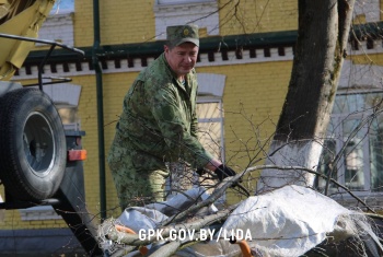 Верность традициям и памяти: Лидский погранотряд активно включился в республиканский субботник