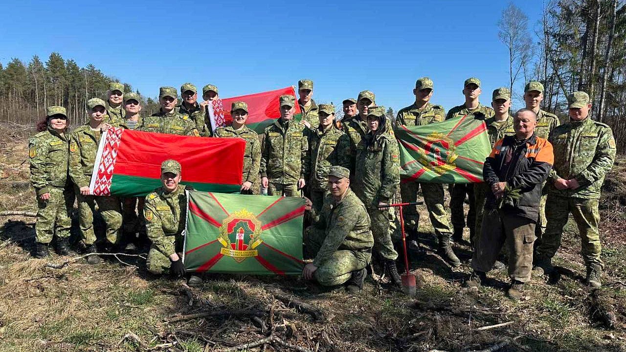 Каждый саженец — вклад в будущее: в Лидском погранотряде прошла масштабная акция по озеленению