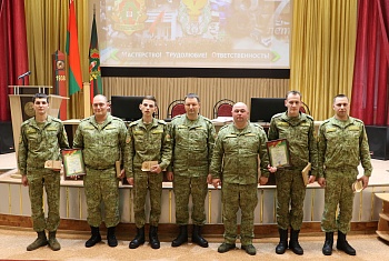 В войсковой части 1463 состоялось торжественное подведение итогов по программам обучающих курсов: «Старшина подразделений органов пограничной службы», «Старший техник (техник) подразделений органов пограничной службы»