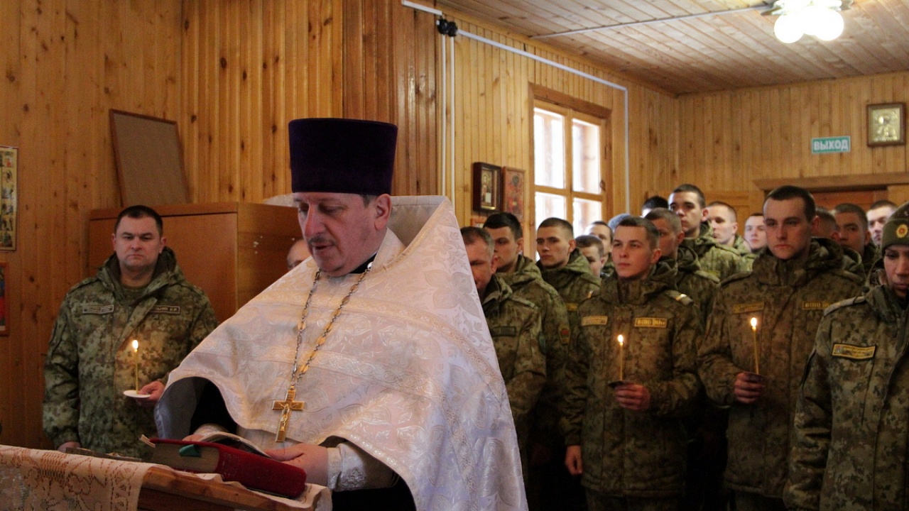 В храме Сморгонской пограничной группы прошел Рождественский молебен