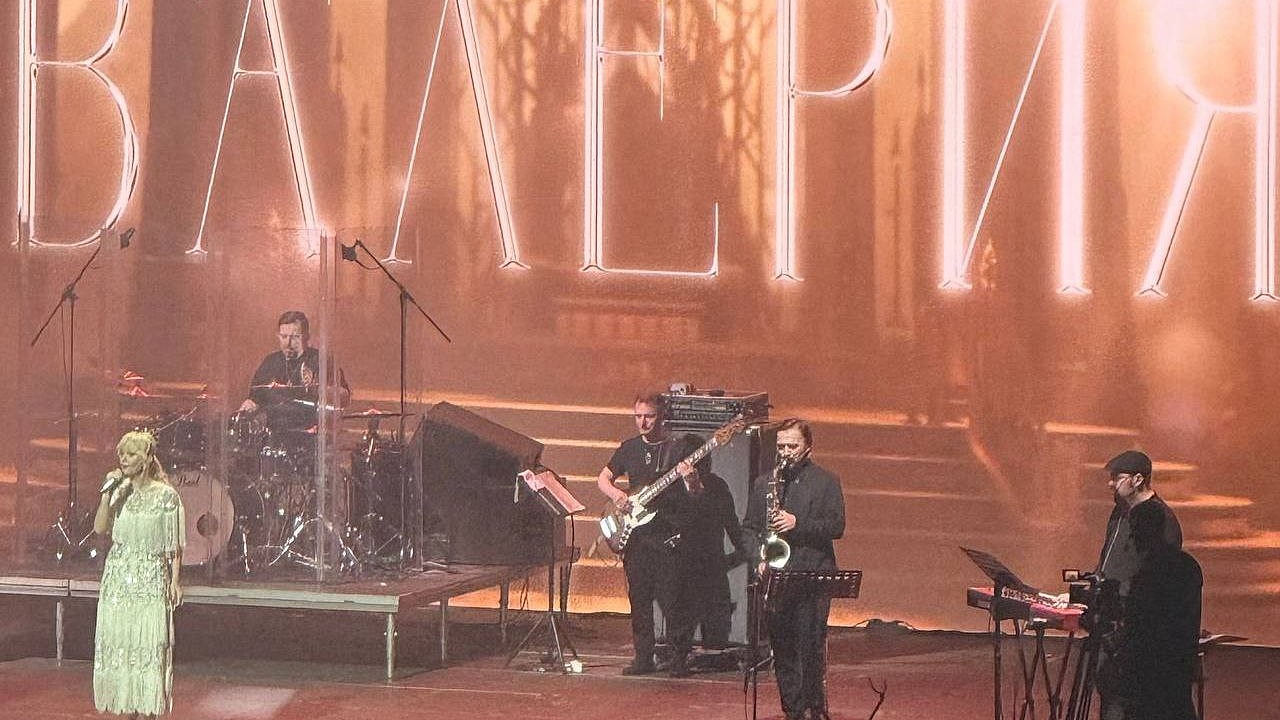 Звёздный подарок: женщины-пограничники из Пинска  посетили концерт Валерии в Минске