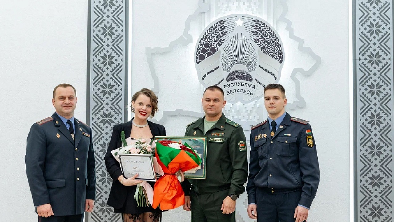 Пограничники поздравили поставскую среднюю школу №3 с юбилеем