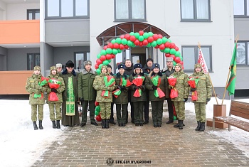Ключи от арендных квартир в Гродно получили 45 семей пограничников