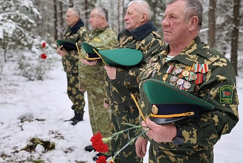 Ветераны-пограничники  посетили место боя и захоронения бойцов 220 пограничного полка