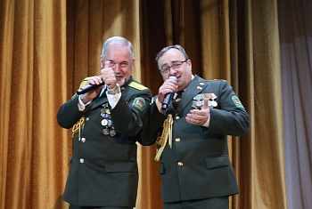 Подпевать - обязательно! Хойничанам подарил отличное настроение заслуженный любительский коллектив Беларуси, народная вокальная группа «Единство»