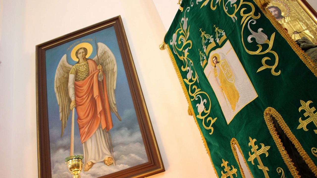 Пинские пограничники и спасатели отметили день Архистратига Михаила в Плещицкой церкви