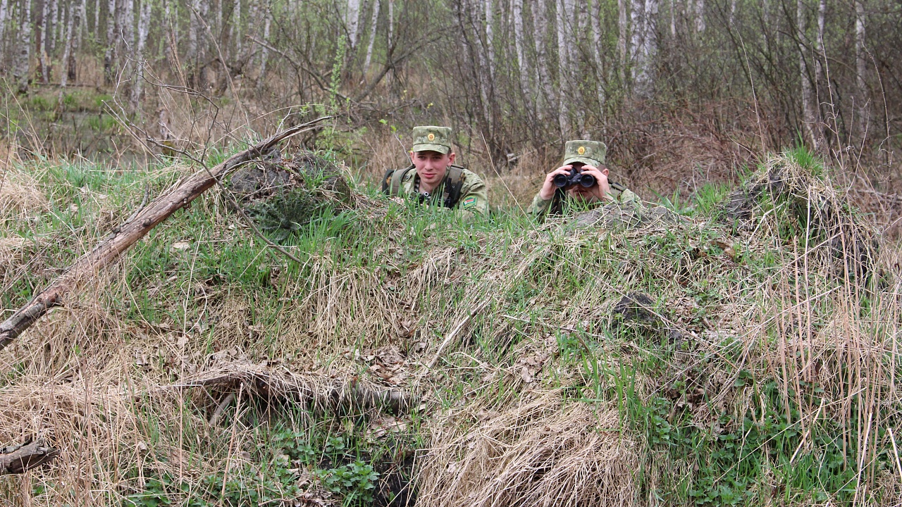 С применением табельного оружия пограничники задержали двух жителей Столинщины