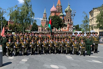 Военнослужащие роты почетного караула приняли участие в параде в честь 75- летия Великой Победы в Москве