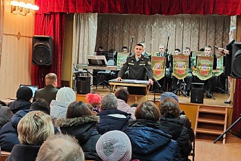 Полоцкие пограничники с концертом посетили жителей приграничья