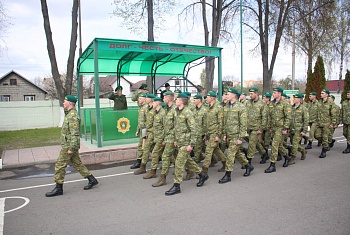 Спасибо за службу! В Пинском погранотряде торжественно чествовали военнослужащих, выслуживших установленные сроки