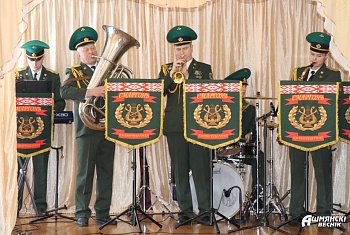Военный оркестр Сморгонской пограничной группы выступил с концертом для жителей Мурованой Ошмянки