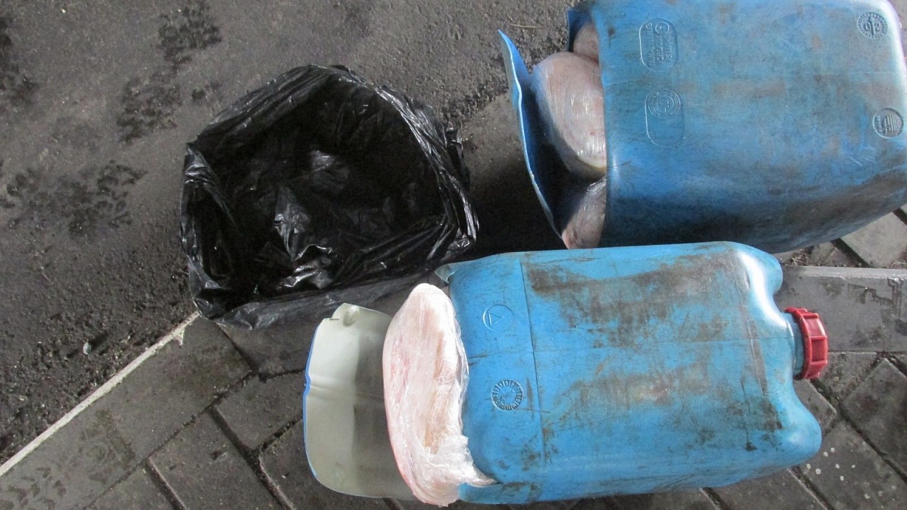   В рейсовом автобусе сообщением «Чернигов – Гомель»  граждане Украины  пытались незаконно перевезти товар через границу   