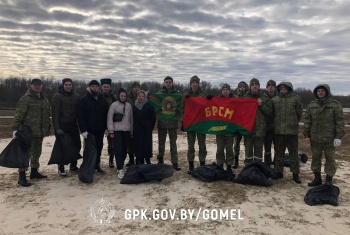 Гомельские пограничники приняли участие в областном субботнике