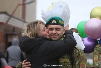 Более 200 пограничников выполнили свой долг перед Родиной